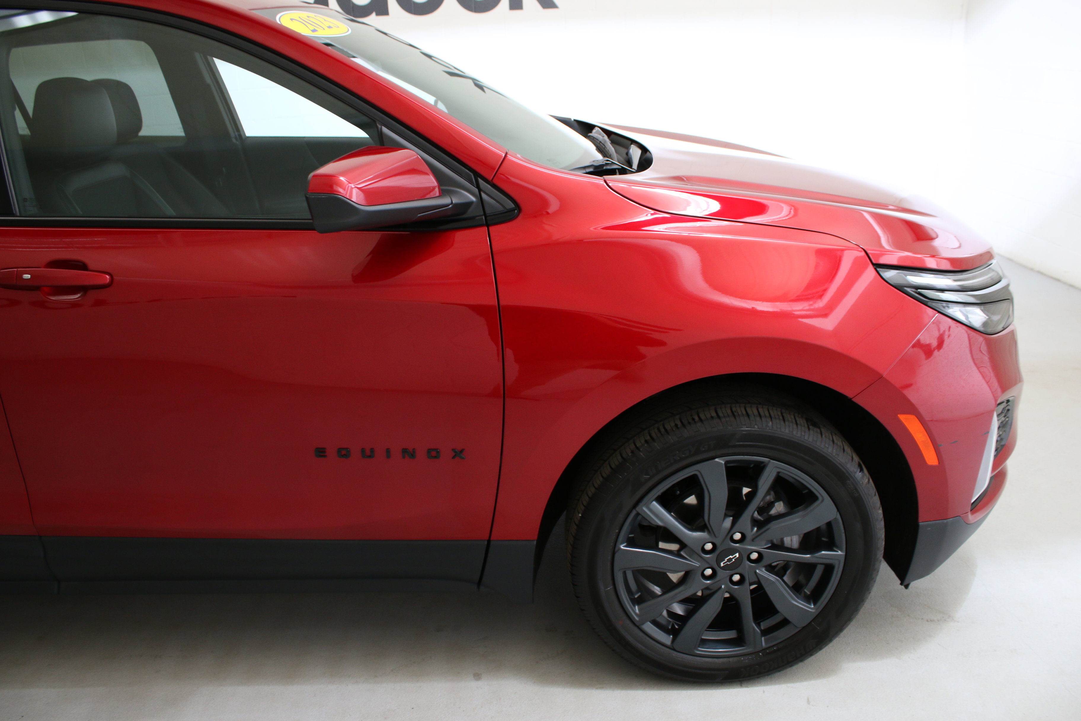 Used 2023 Chevrolet Equinox RS AWD/4WD image 10