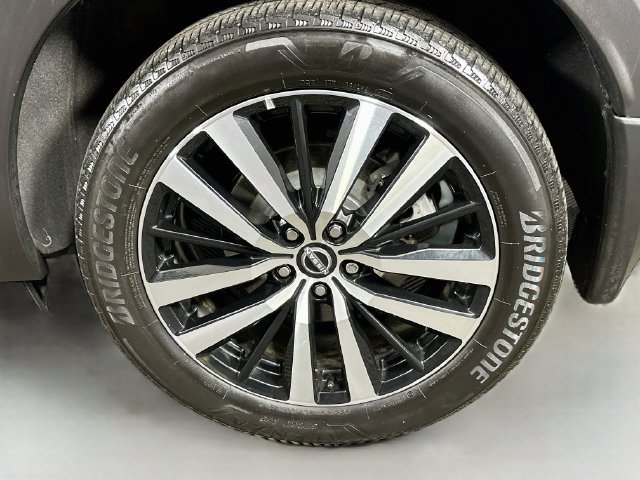 Used 2024 Nissan Pathfinder Platinum w/ Cargo Package AWD/4WD image 31
