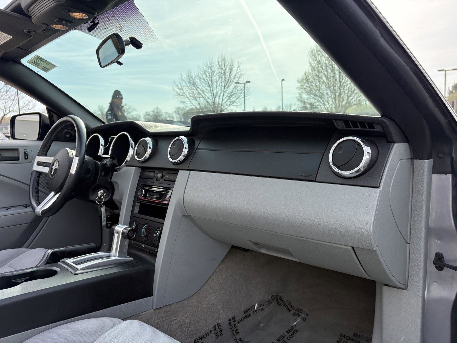 Used 2007 Ford Mustang Deluxe image 20