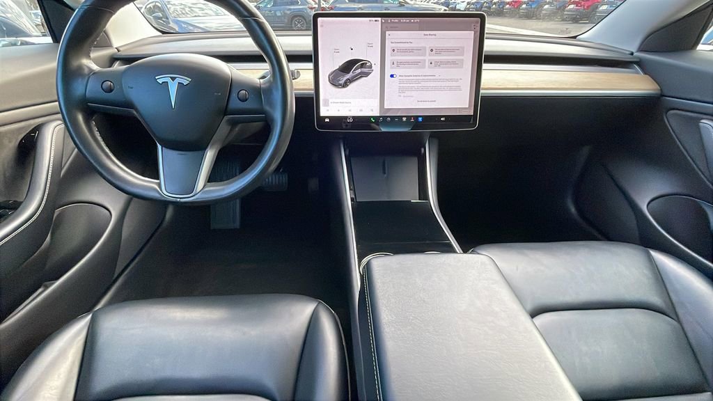 Used 2018 Tesla Model 3 Long Range image 17