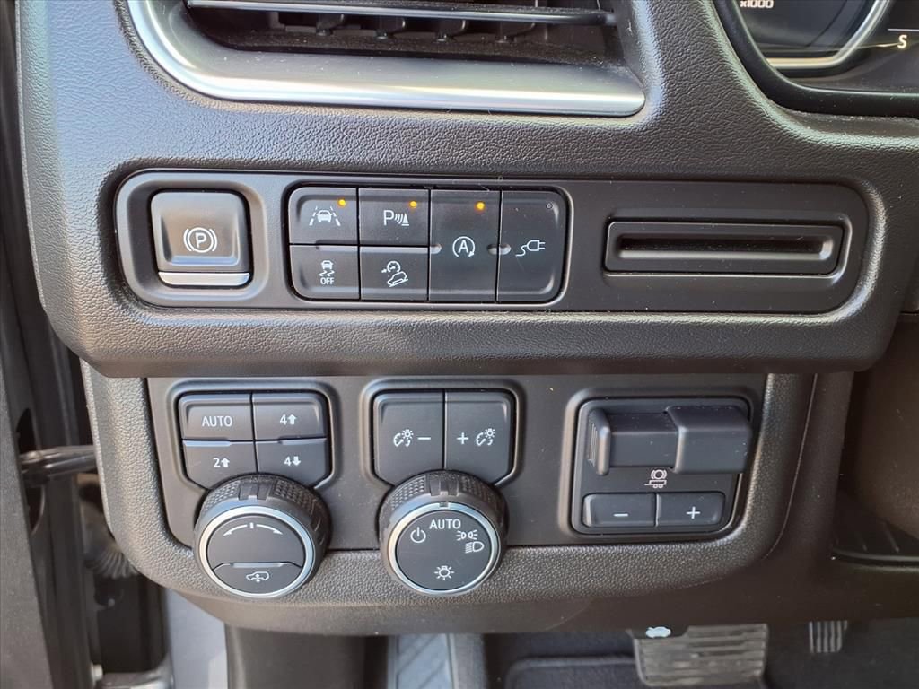 Used 2021 Chevrolet Suburban Z71 w/ Z71 Off-Road Package image 13