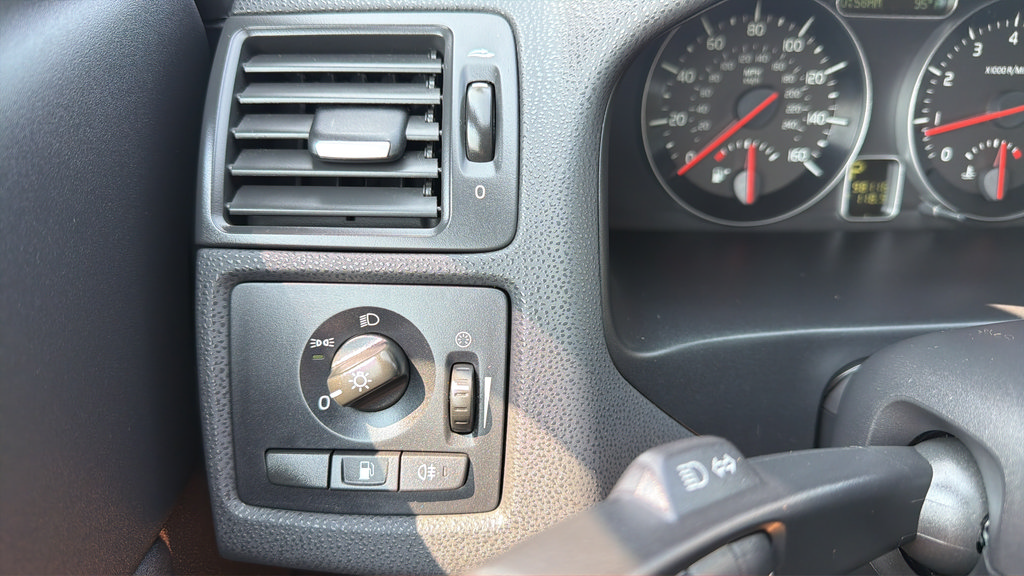 Used 2010 Volvo C30 T5 FWD image 23