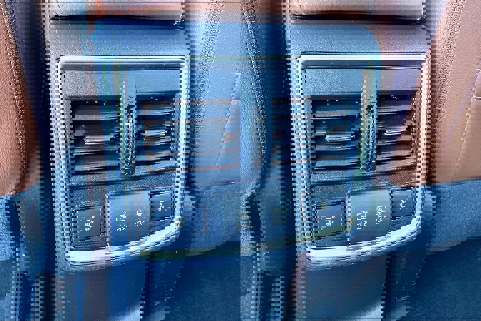 Used 2019 Subaru Forester Touring image 32