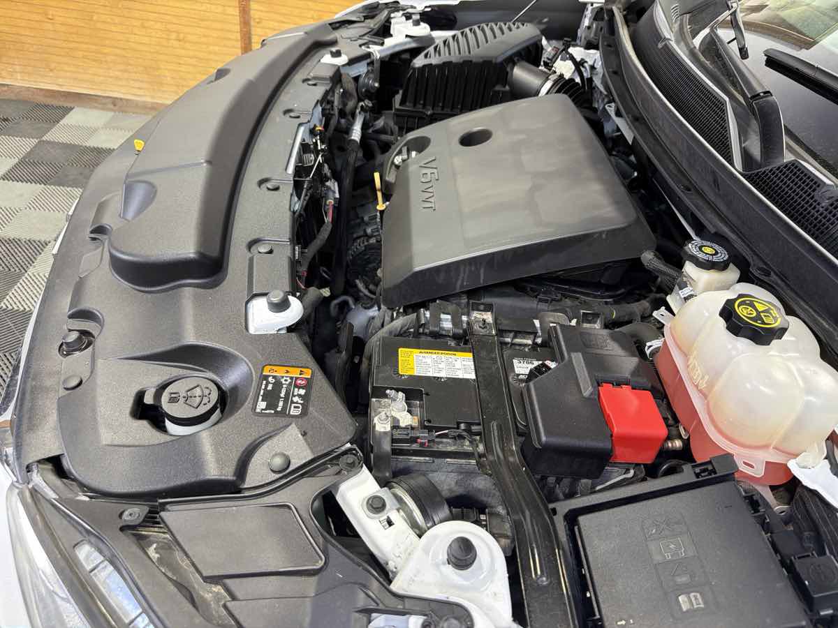 Used 2020 Chevrolet Traverse LS w/ LPO, Floor Liner Package FWD image 31