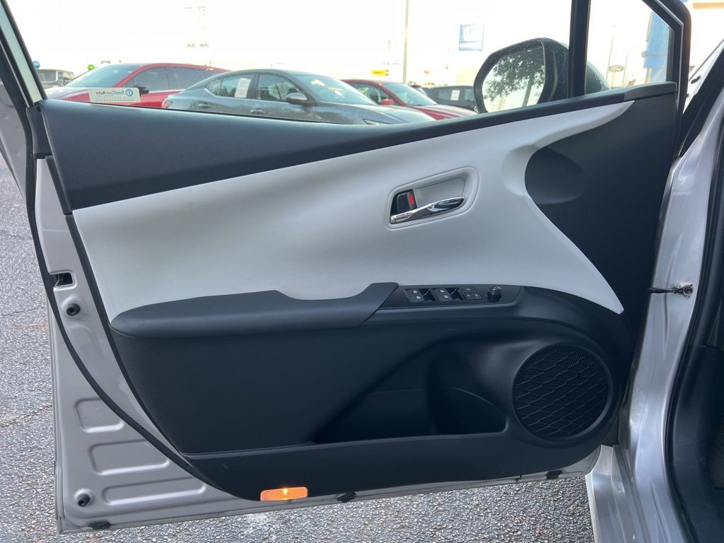 Used 2017 Toyota Prius Two image 20