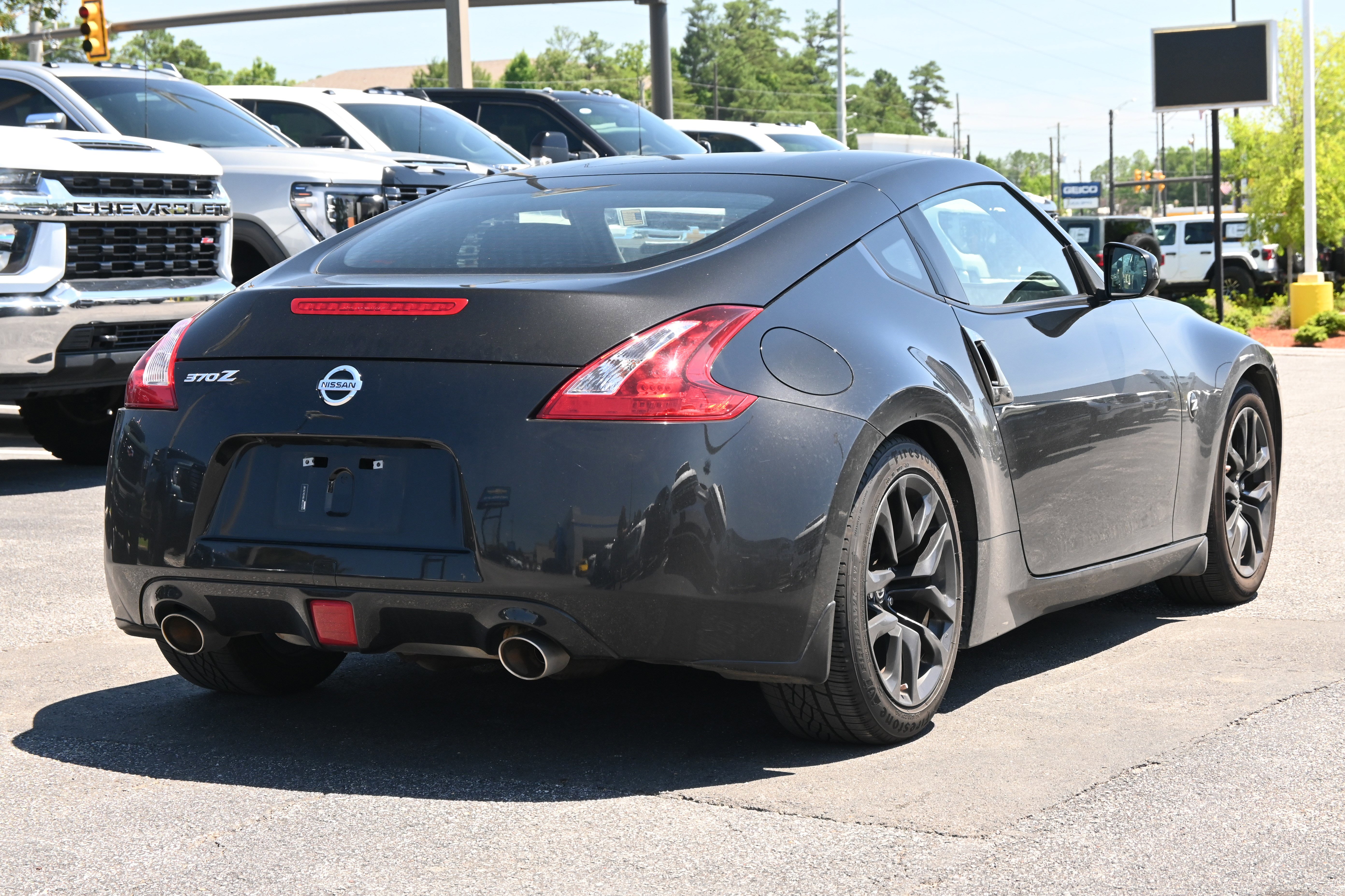 Used 2020 Nissan 370Z Coupe RWD image 11
