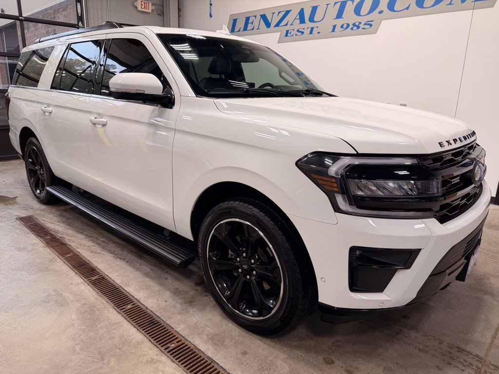 Used 2022 Ford Expedition Max Limited AWD/4WD image 2