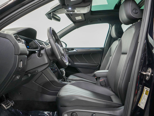 Used 2023 Volkswagen Tiguan SE R-Line image 18