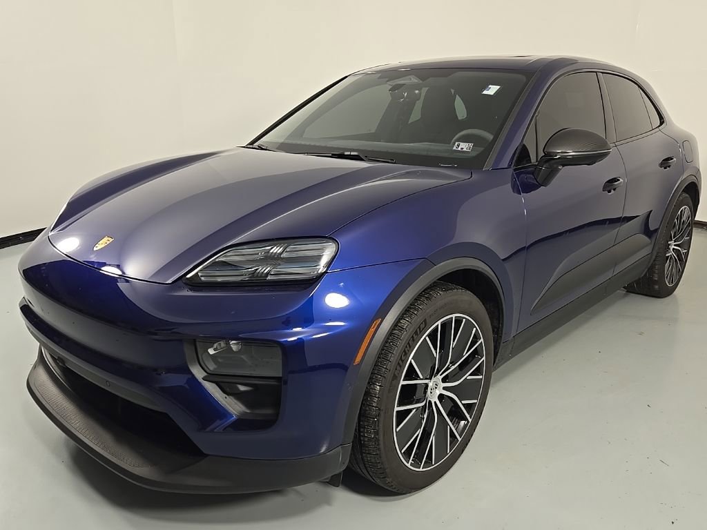 Used 2024 Porsche Macan 4 Electric image 3