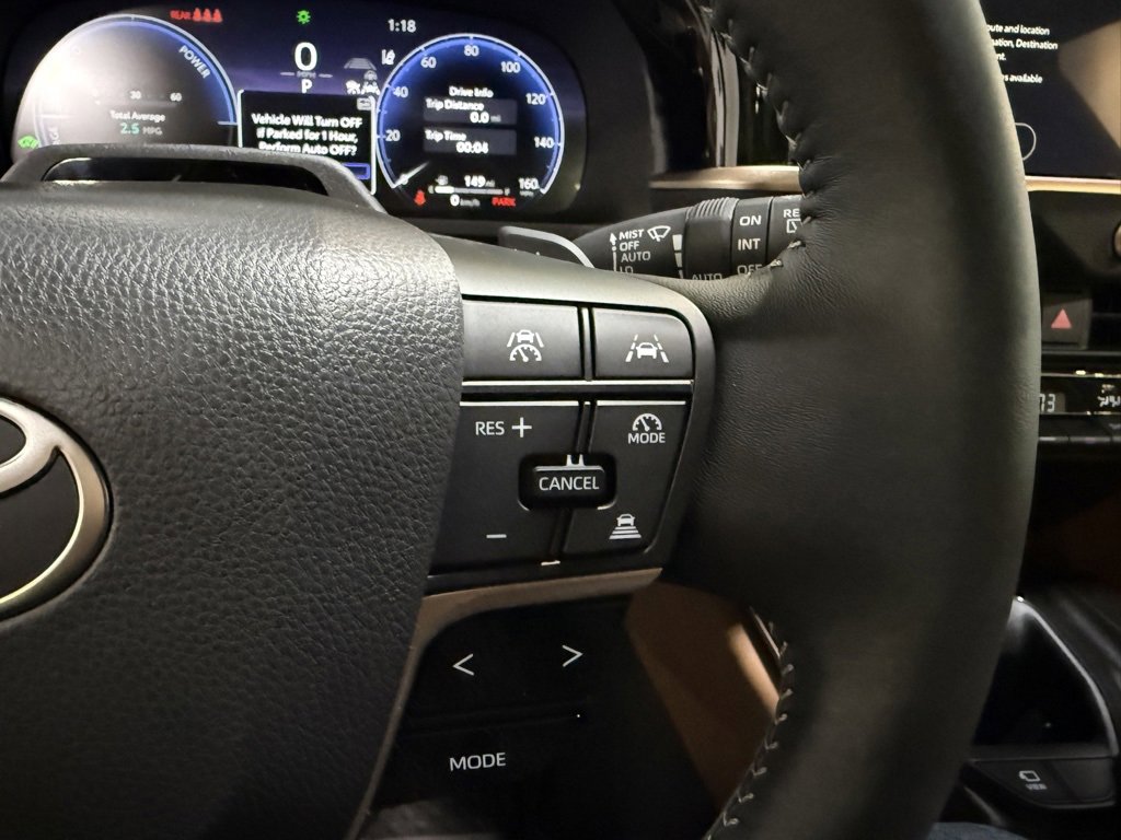 New 2025 Toyota Crown Signia Limited image 31