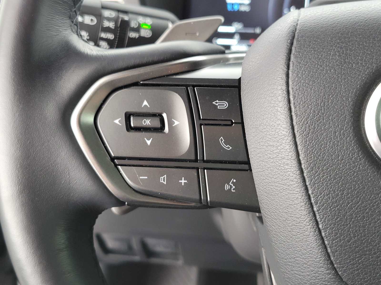 Used 2024 Lexus GX 550 w/ Accessory Package (Z1) AWD/4WD image 31