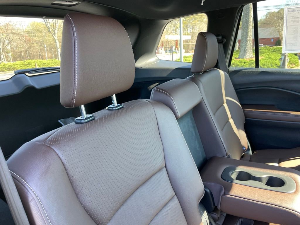 Certified 2025 Honda Passport EX-L image 37