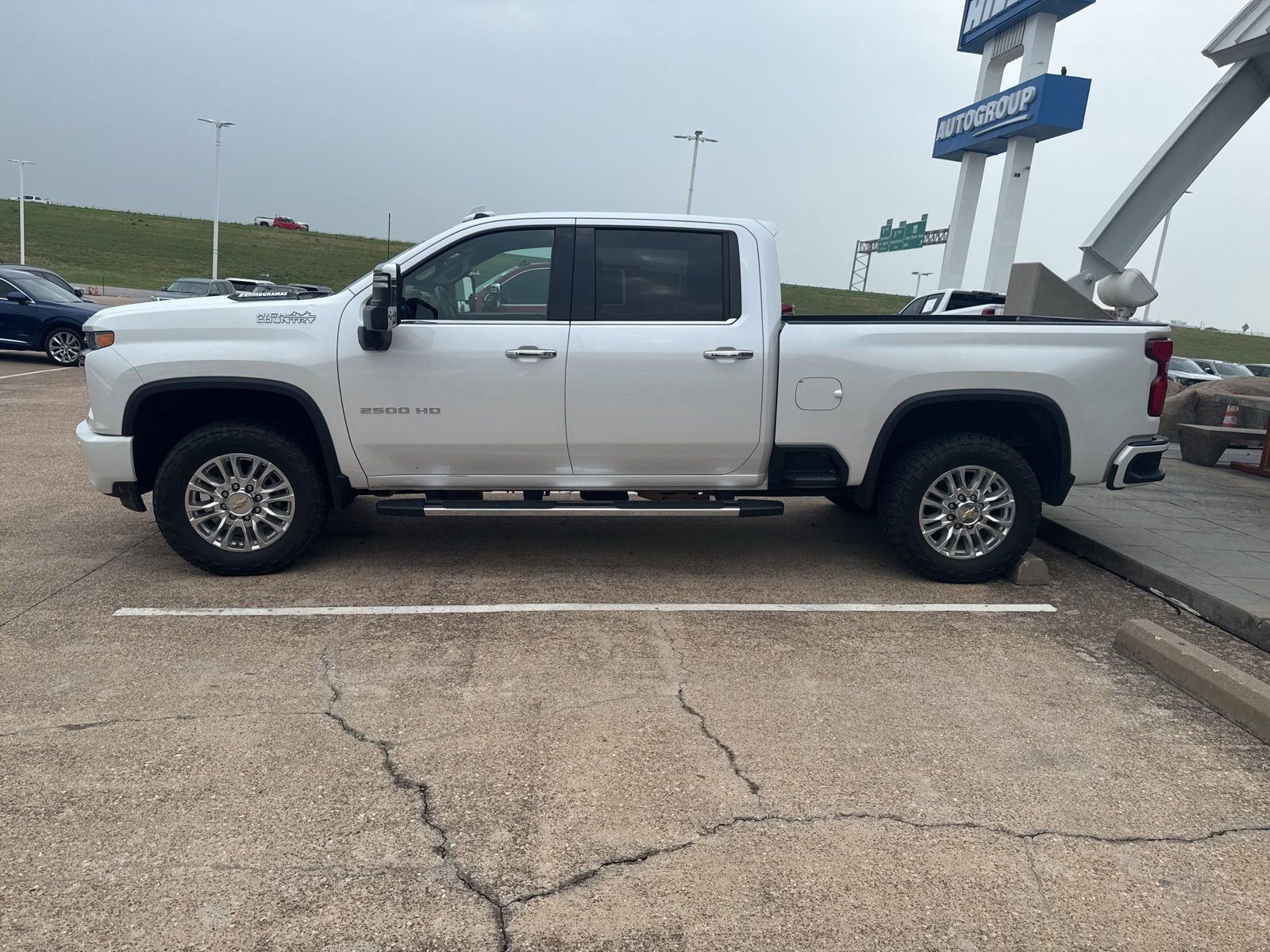 Used 2021 Chevrolet Silverado 2500 High Country AWD/4WD image 2