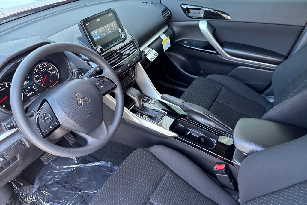 New 2026 Mitsubishi Eclipse Cross LE AWD/4WD image 4