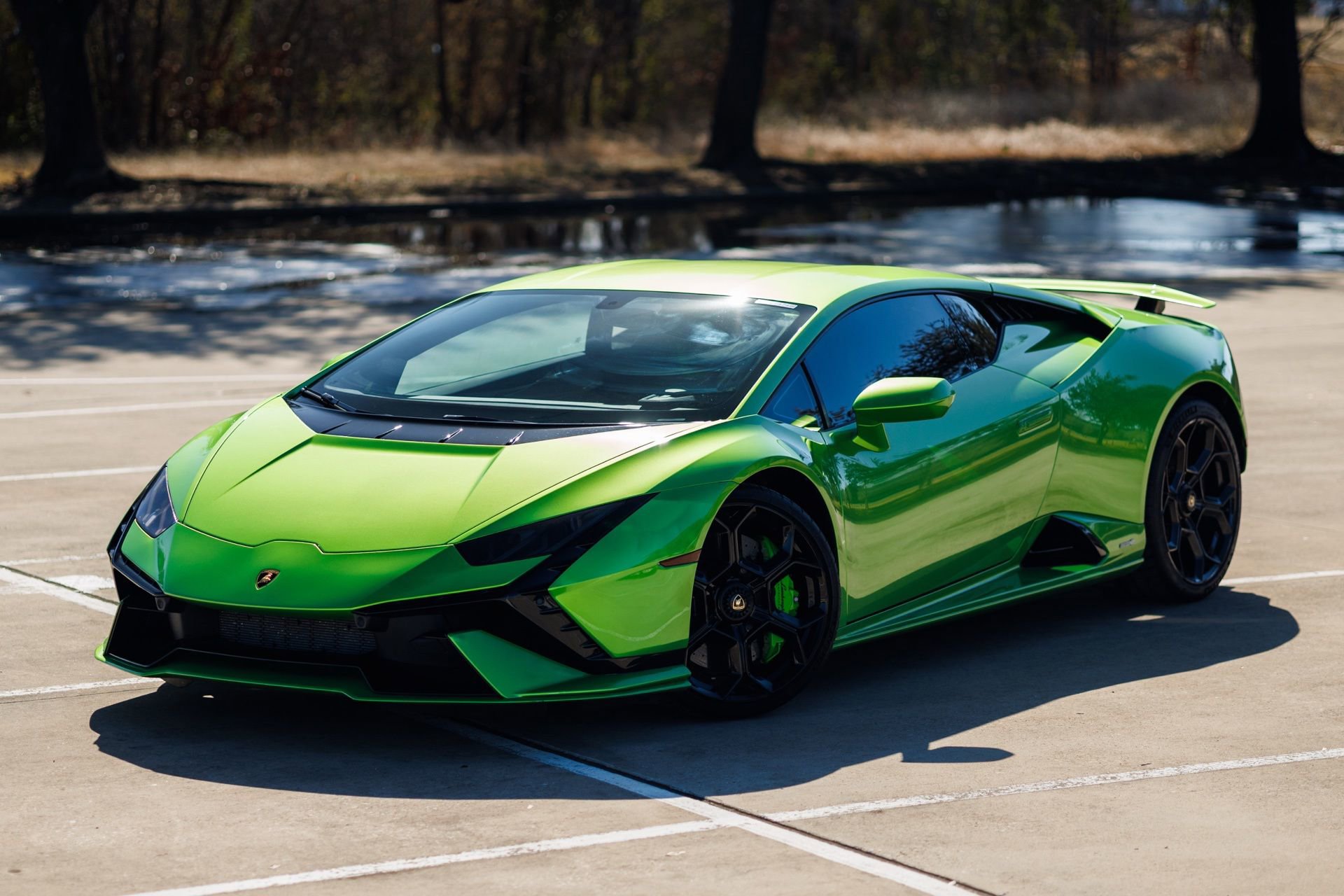 Used 2023 Lamborghini Huracan Tecnica image 2