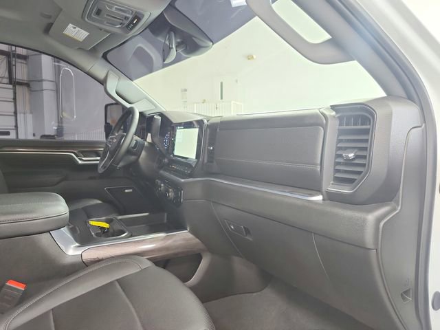Used 2025 Chevrolet Silverado 2500 LTZ w/ LTZ Convenience Package image 37