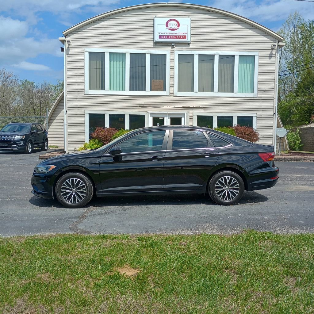 Used 2019 Volkswagen Jetta SE image 2