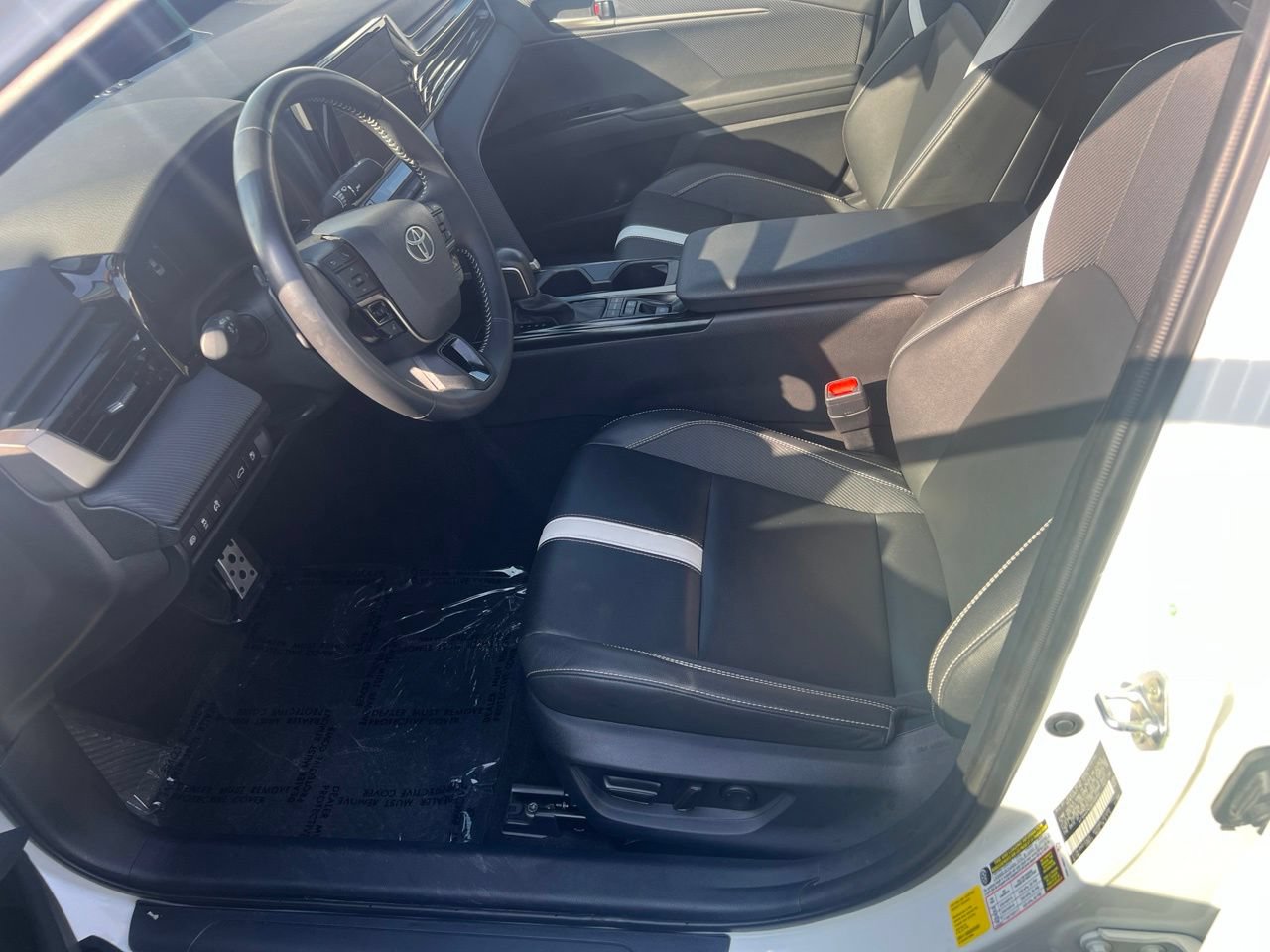 Used 2025 Toyota Camry SE FWD image 7