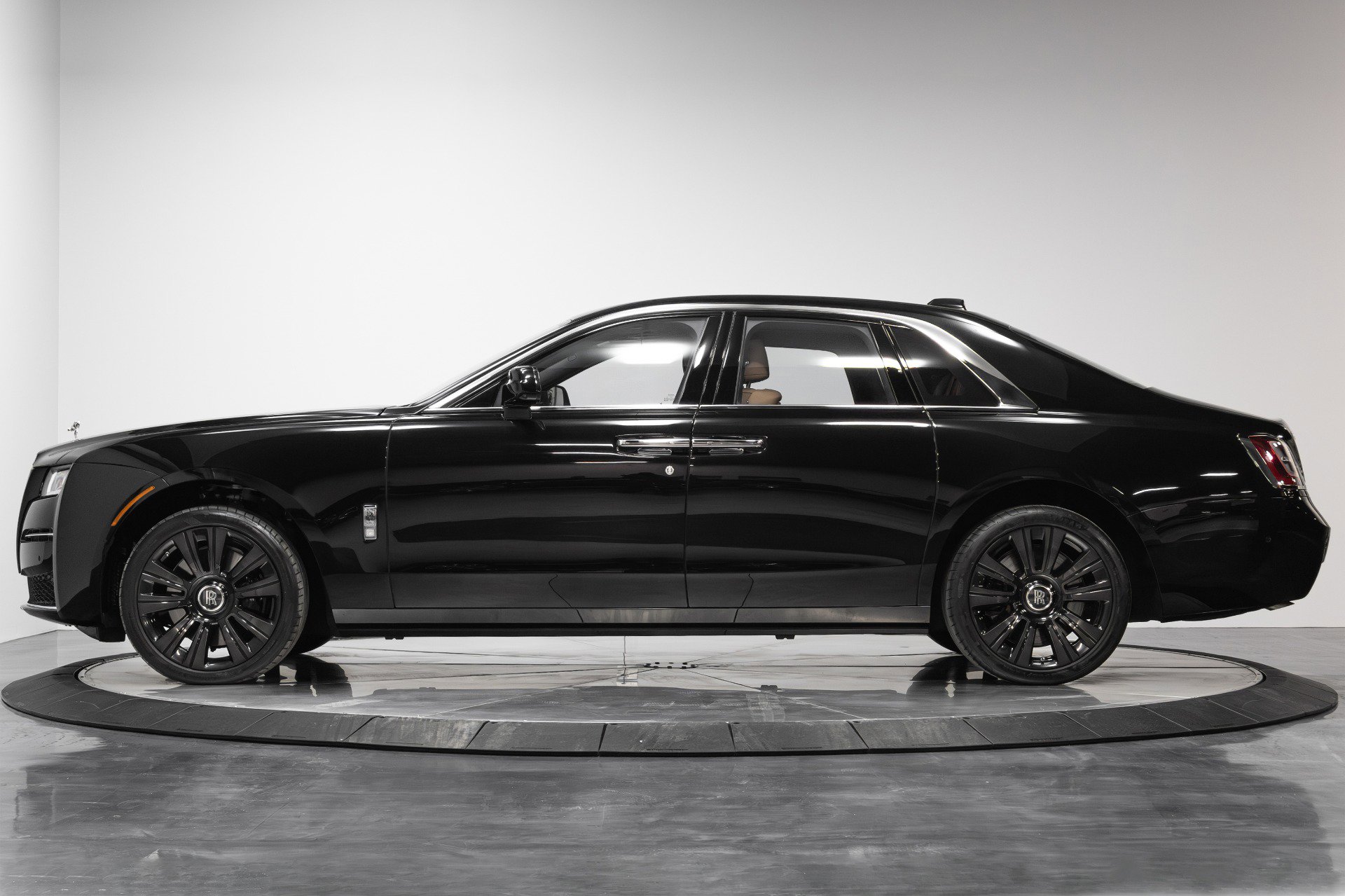Used 2022 Rolls-Royce Ghost image 45