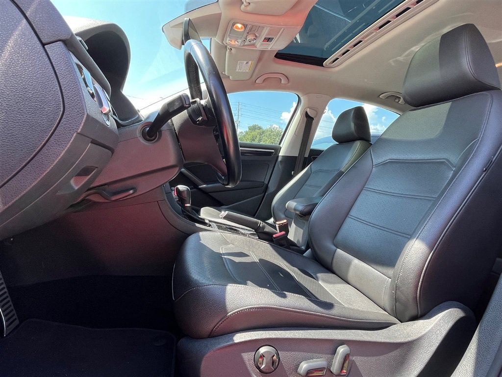 Used 2019 Volkswagen Passat 2.0T SE R-Line FWD image 3