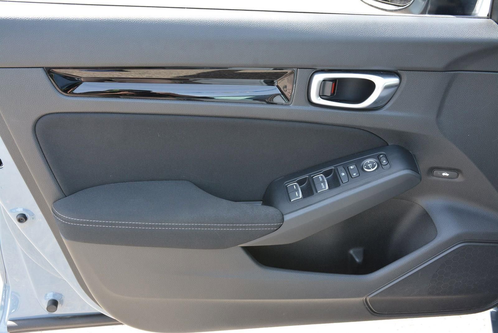 Used 2023 Honda Civic EX image 10