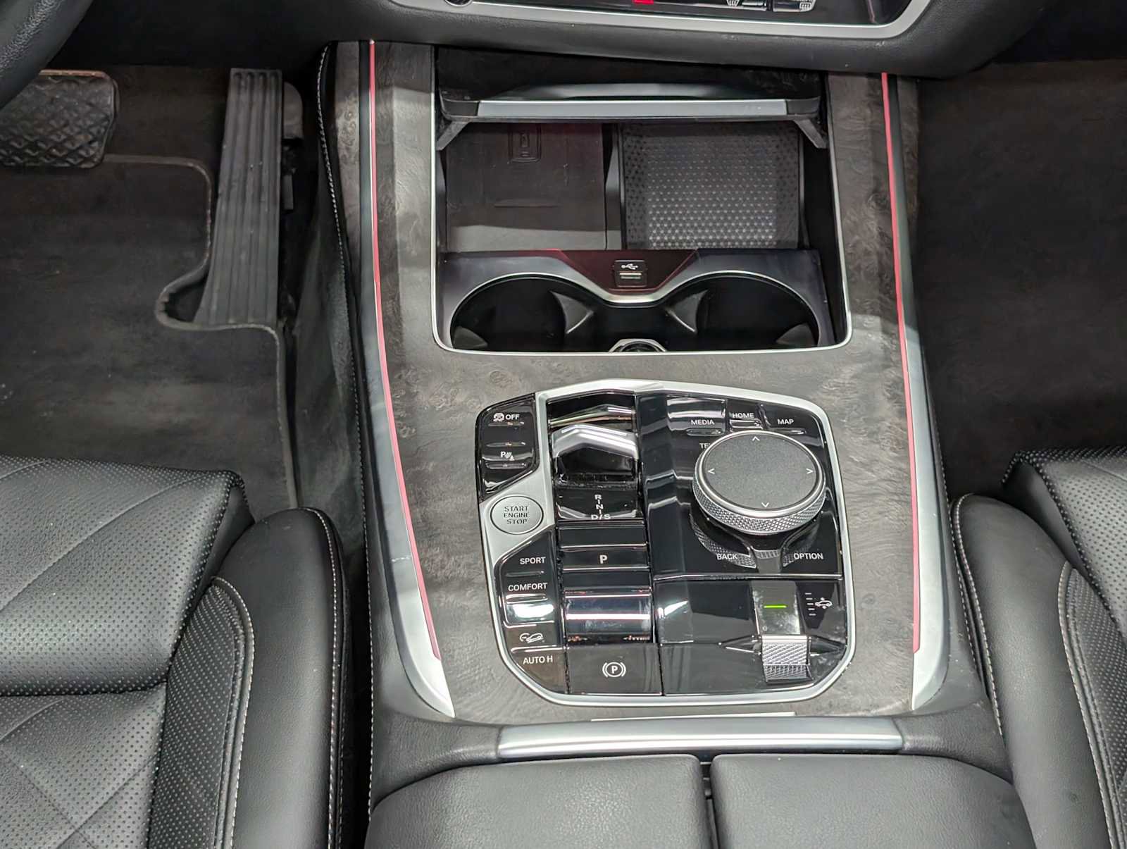 Used 2023 BMW X7 xDrive40i w/ Climate Comfort Package image 19