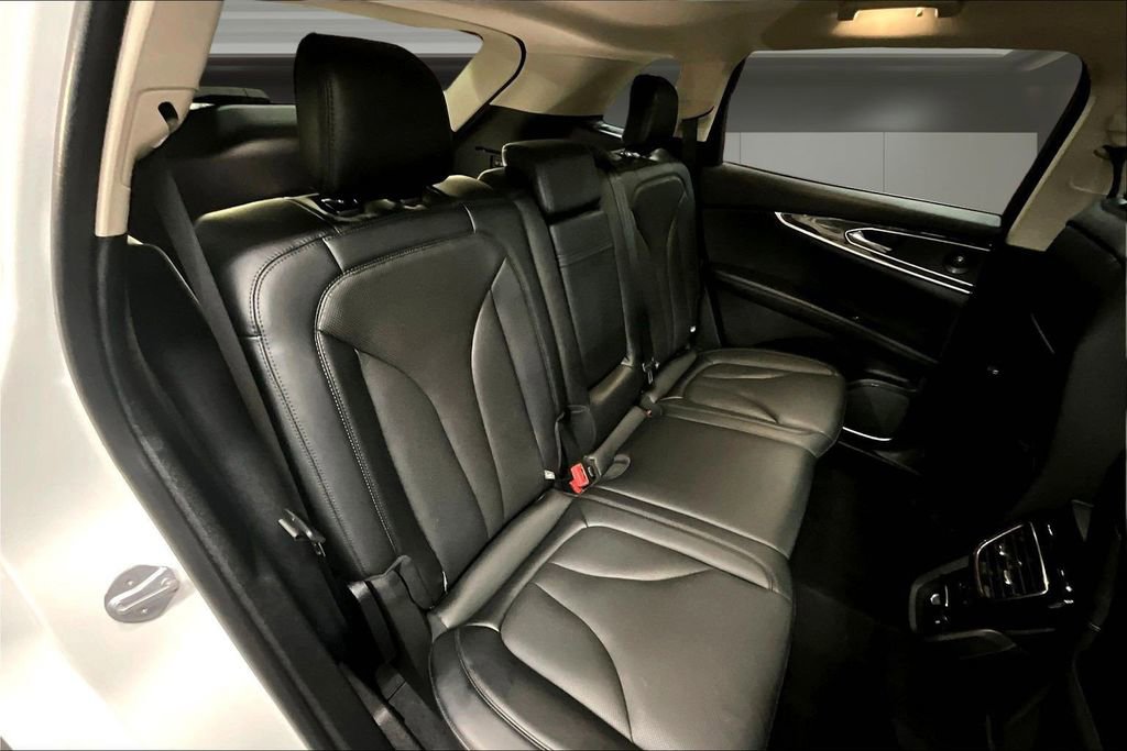 Used 2023 Lincoln Nautilus Reserve w/ Luxury Package AWD/4WD image 25