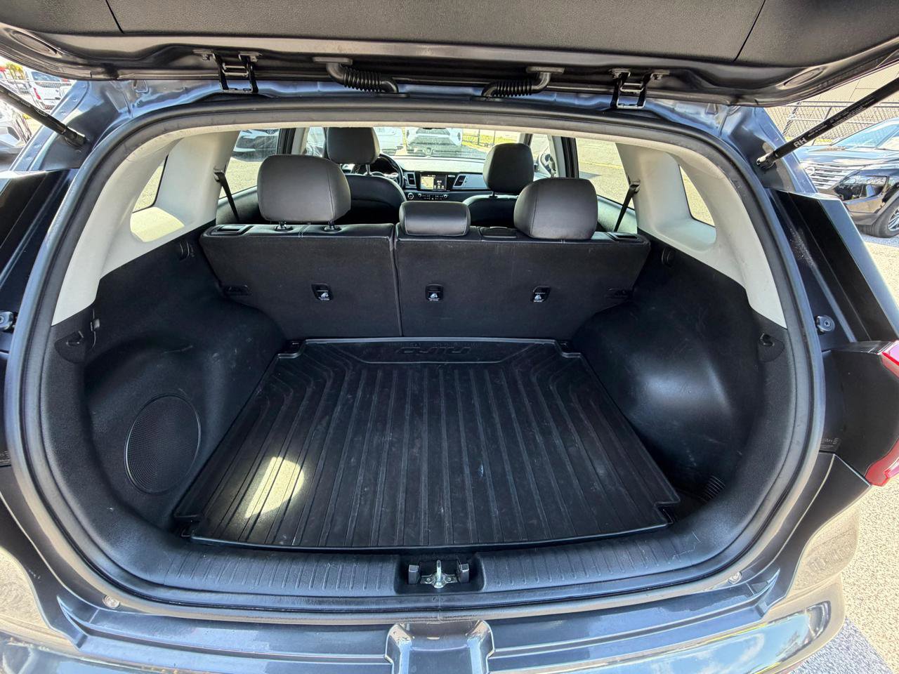 Used 2018 Kia Niro EX w/ EX Touring Graphite Edition FWD image 16