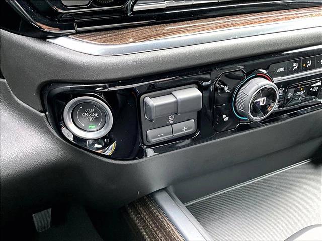 Used 2025 Chevrolet Silverado 1500 LT w/ Leather Package image 24