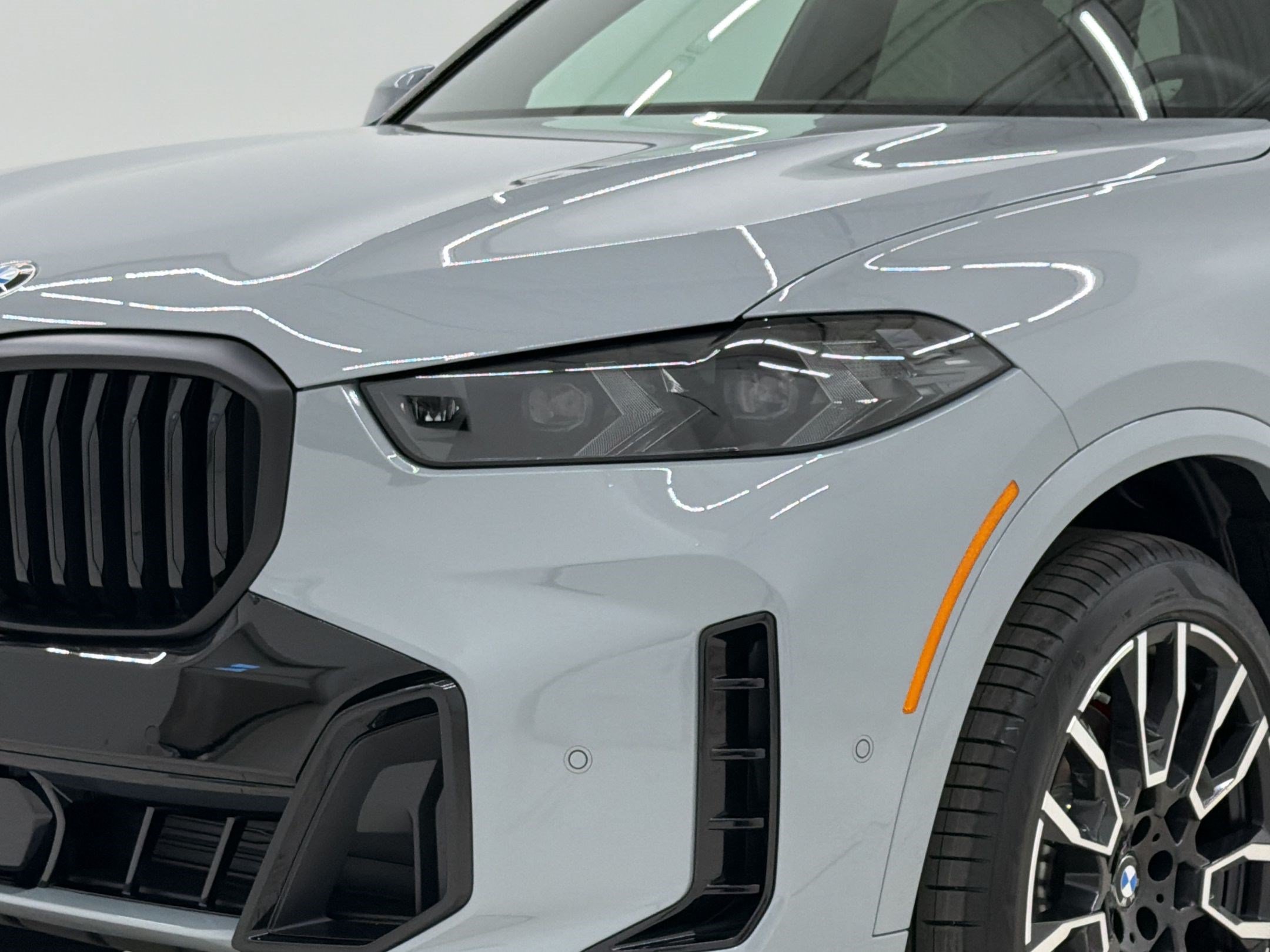 New 2026 BMW X5 xDrive40i w/ M Sport Package AWD/4WD image 11