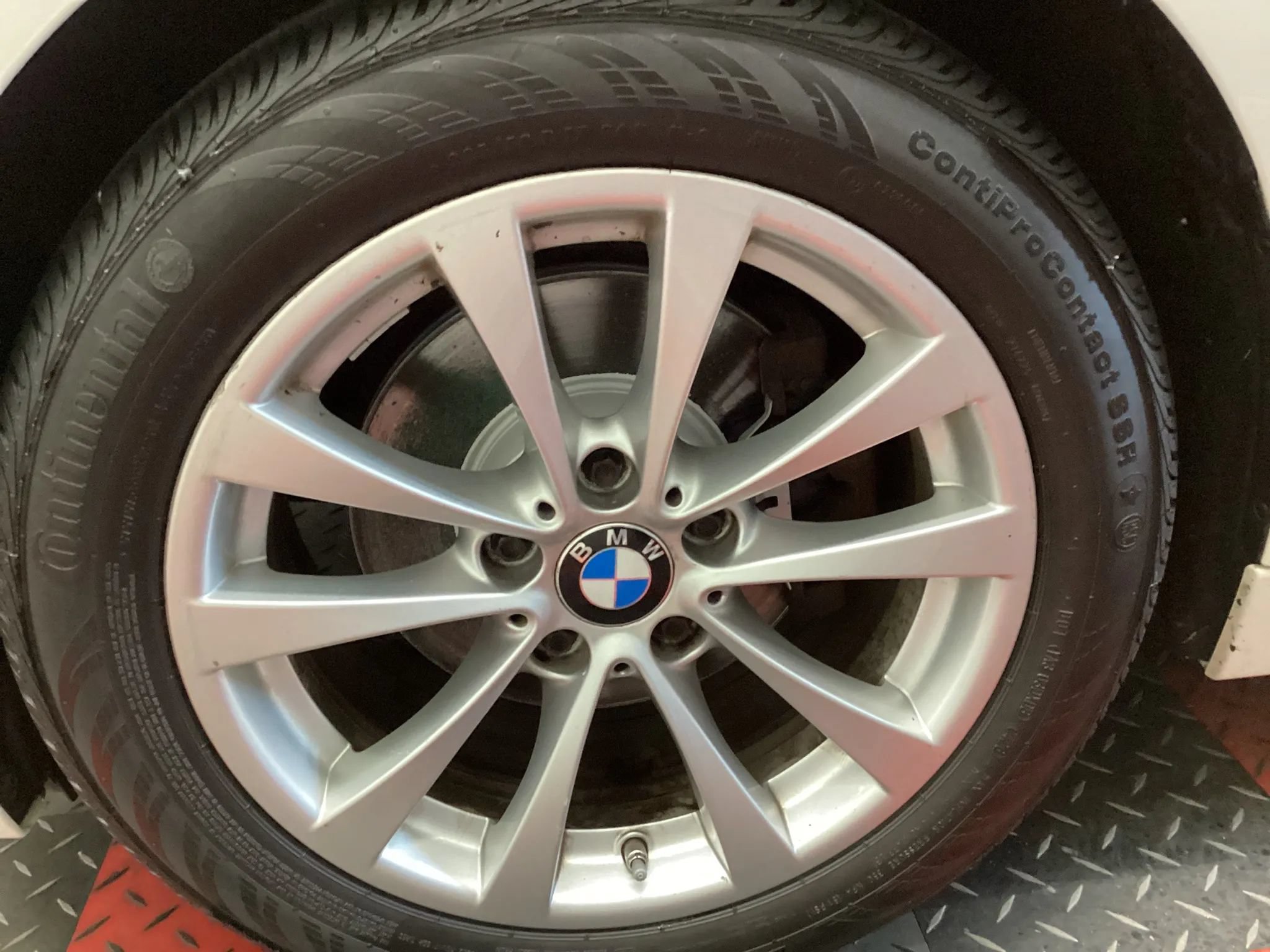 Used 2016 BMW 320i xDrive Sedan AWD/4WD image 16