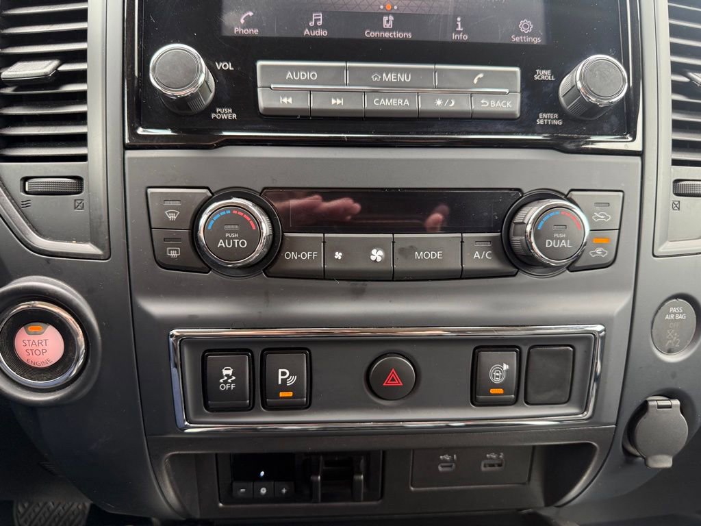 Used 2024 Nissan Titan SV w/ SV Convenience Package image 30