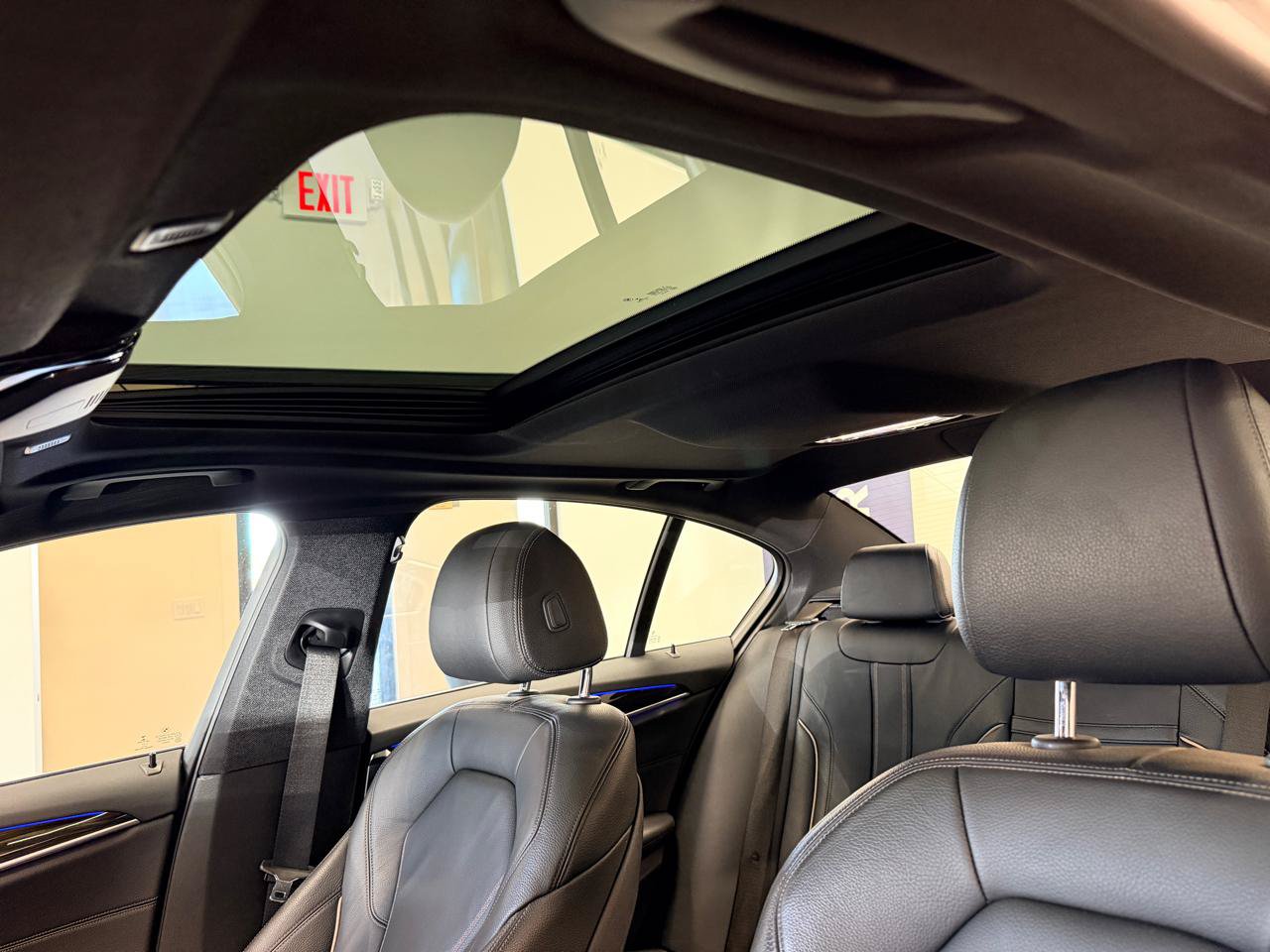 Used 2018 BMW 530i RWD image 36
