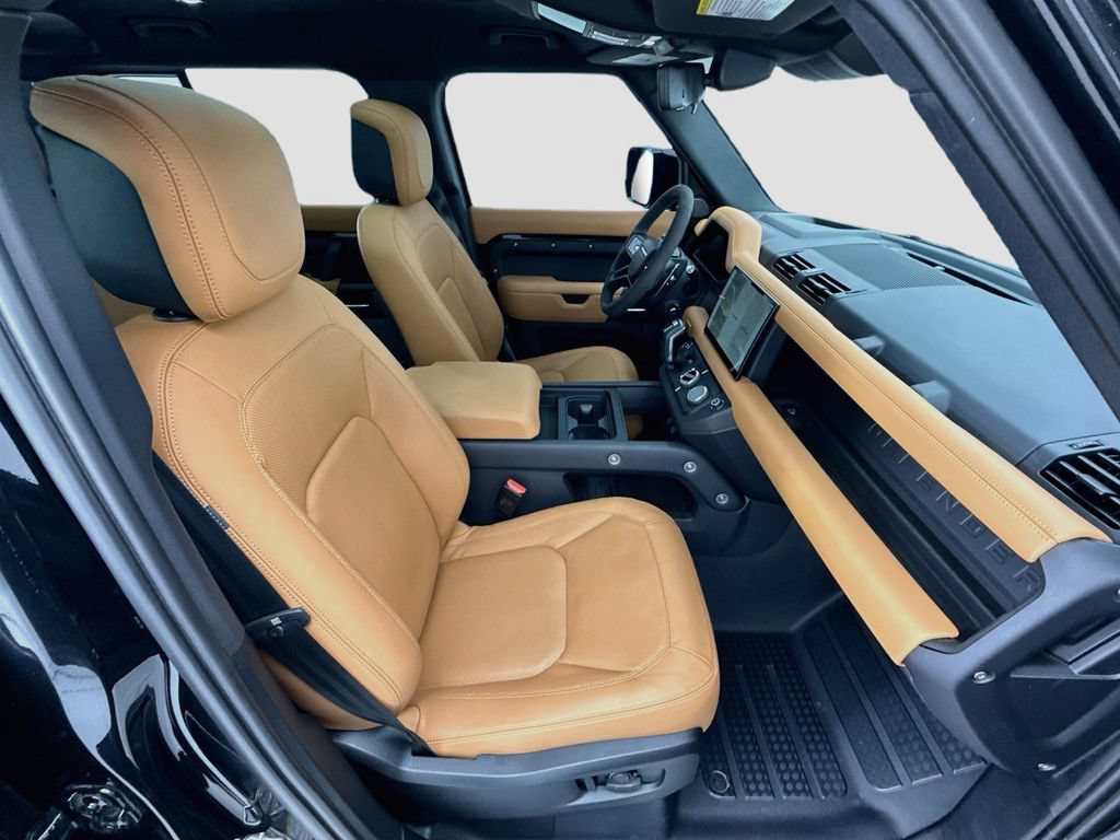 Certified 2023 Land Rover Defender 110 V8 AWD/4WD image 19