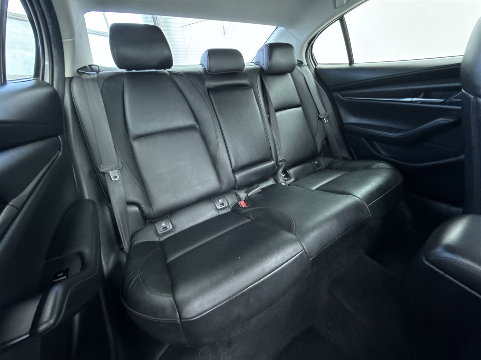 Used 2020 MAZDA MAZDA3 Sedan w/ Select Package image 39