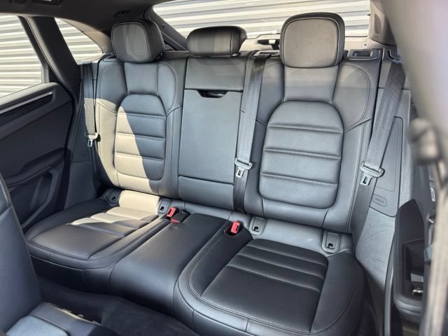 Certified 2026 Porsche Macan AWD/4WD image 35