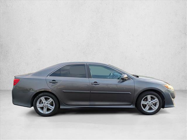 Used 2013 Toyota Camry SE FWD image 4