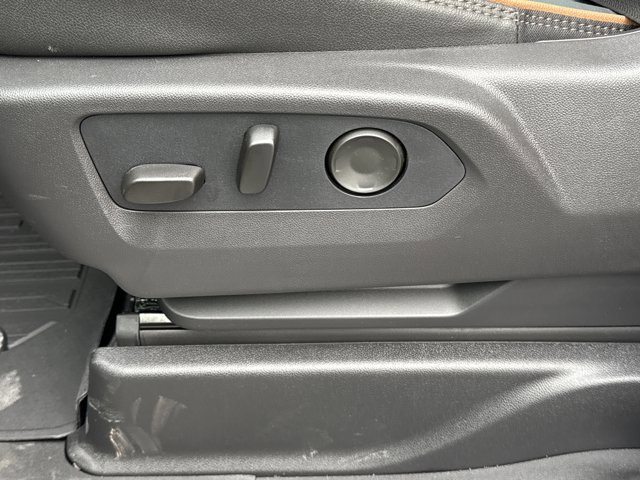 New 2026 GMC Yukon XL AT4 w/ AT4 Premium Plus Package image 20