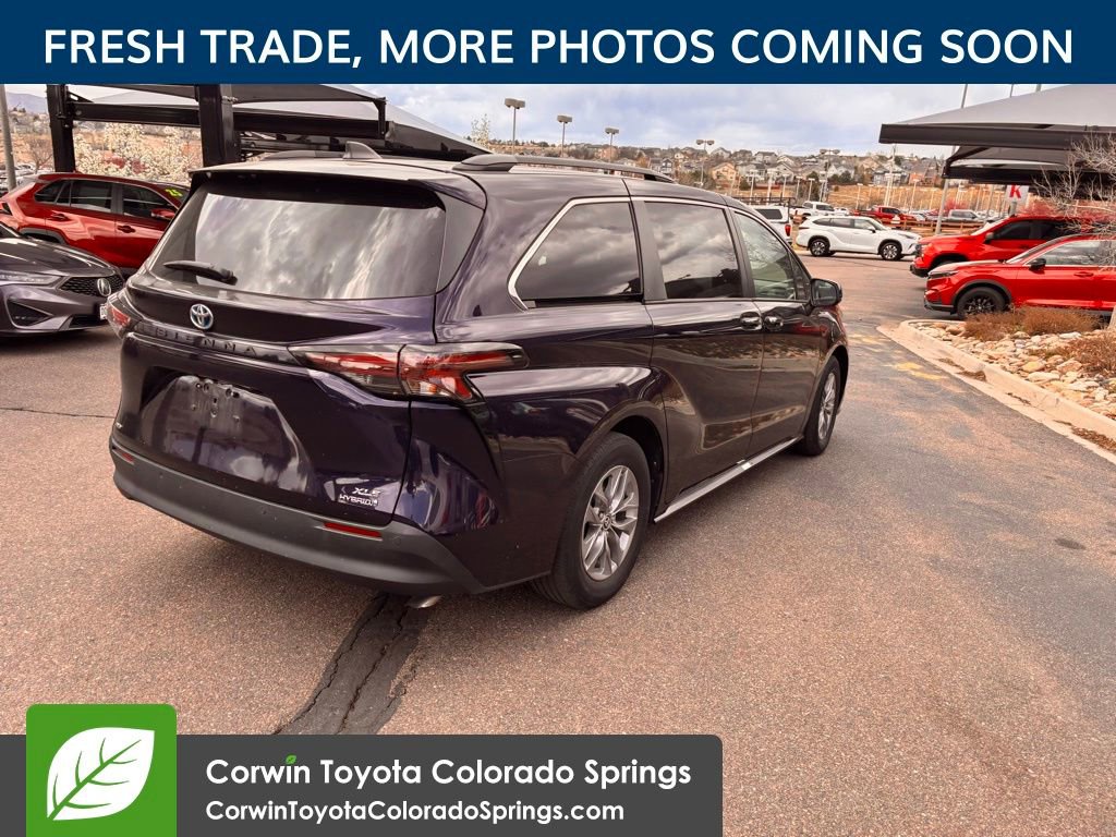 Used 2023 Toyota Sienna XLE w/ XLE Plus Package image 8
