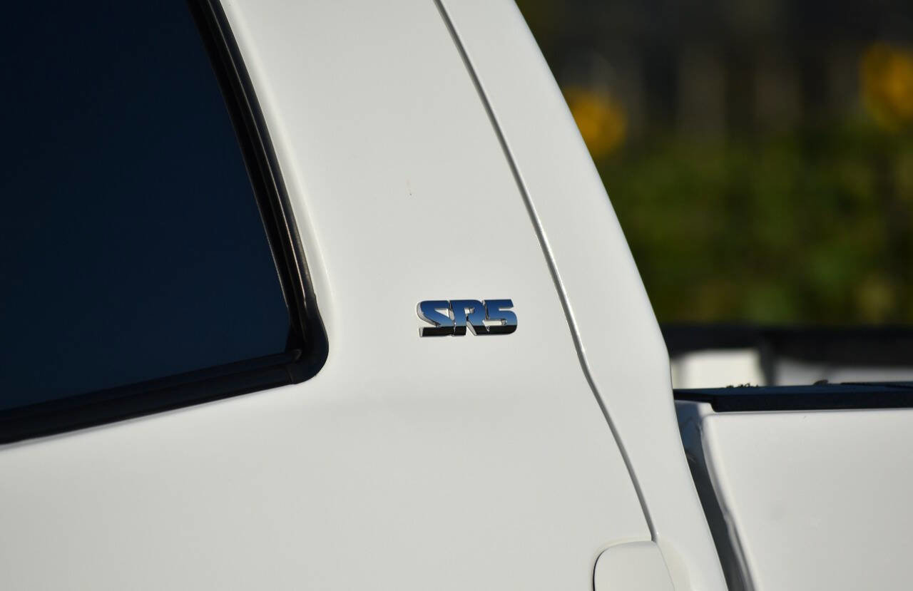 Used 2017 Toyota Tundra SR5 image 9