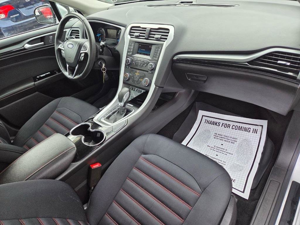 Used 2015 Ford Fusion SE w/ Equipment Group 201A FWD image 15