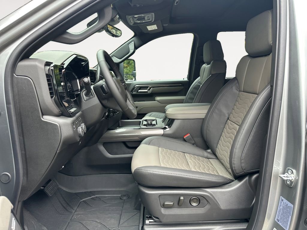 New 2026 Chevrolet Silverado 2500 ZR2 w/ LPO, Dark Essentials Package image 15