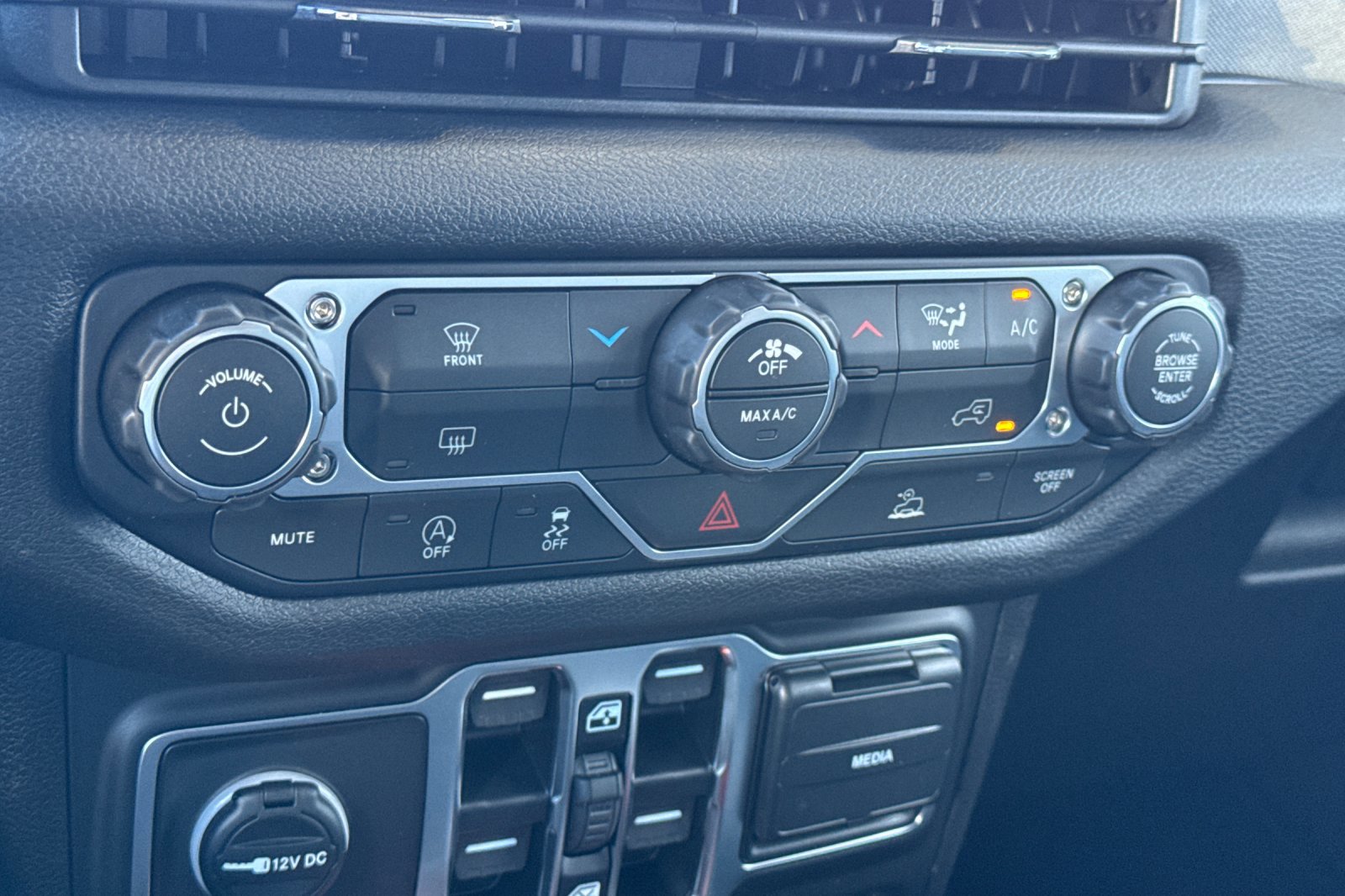 New 2026 Jeep Wrangler Unlimited Sport image 18