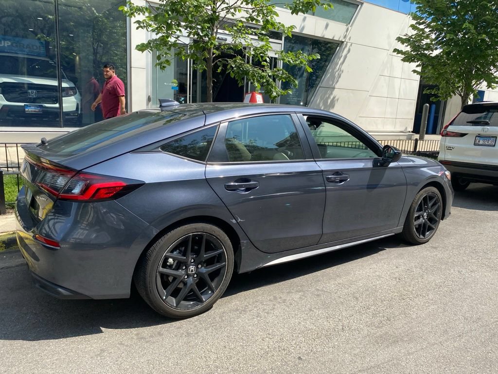 Used 2025 Honda Civic Sport image 16