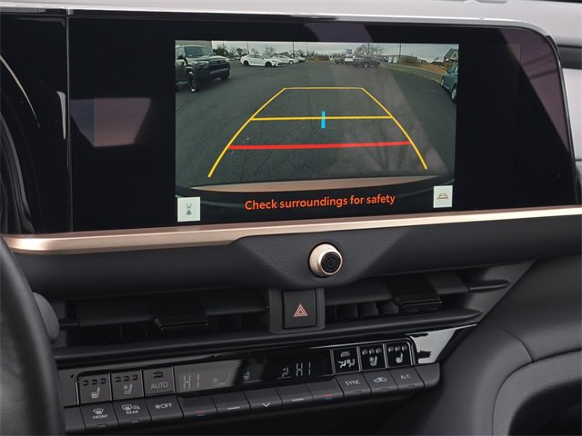 Used 2025 Toyota Crown Limited image 21