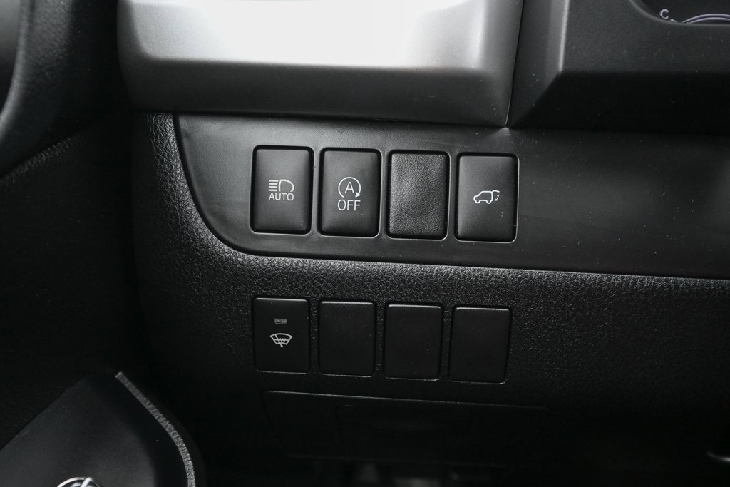 Used 2017 Toyota Highlander XLE image 39