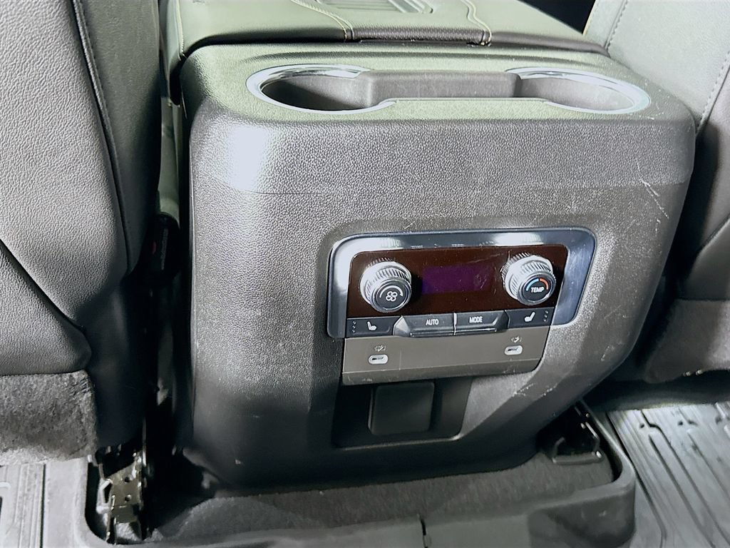 Used 2024 GMC Yukon XL AT4 AWD/4WD image 30