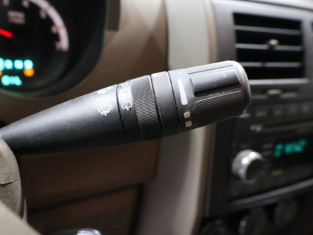 Used 2008 Dodge Nitro SXT RWD image 27