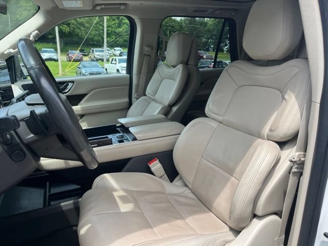 Used 2021 Lincoln Navigator Reserve AWD/4WD image 12