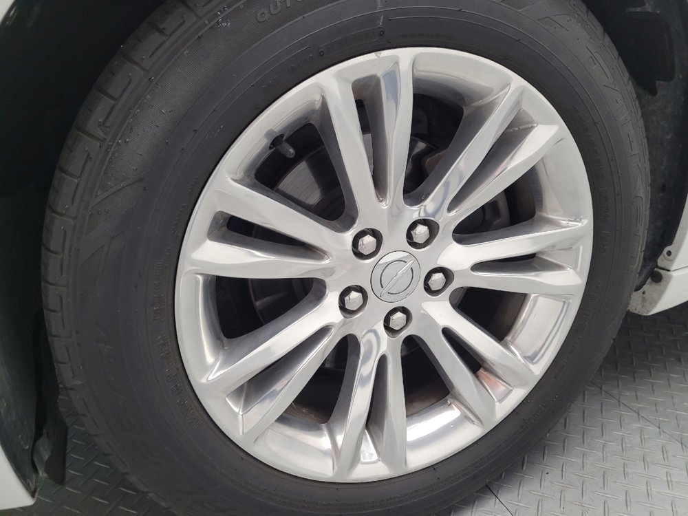 Used 2017 Chrysler 300 Limited image 31